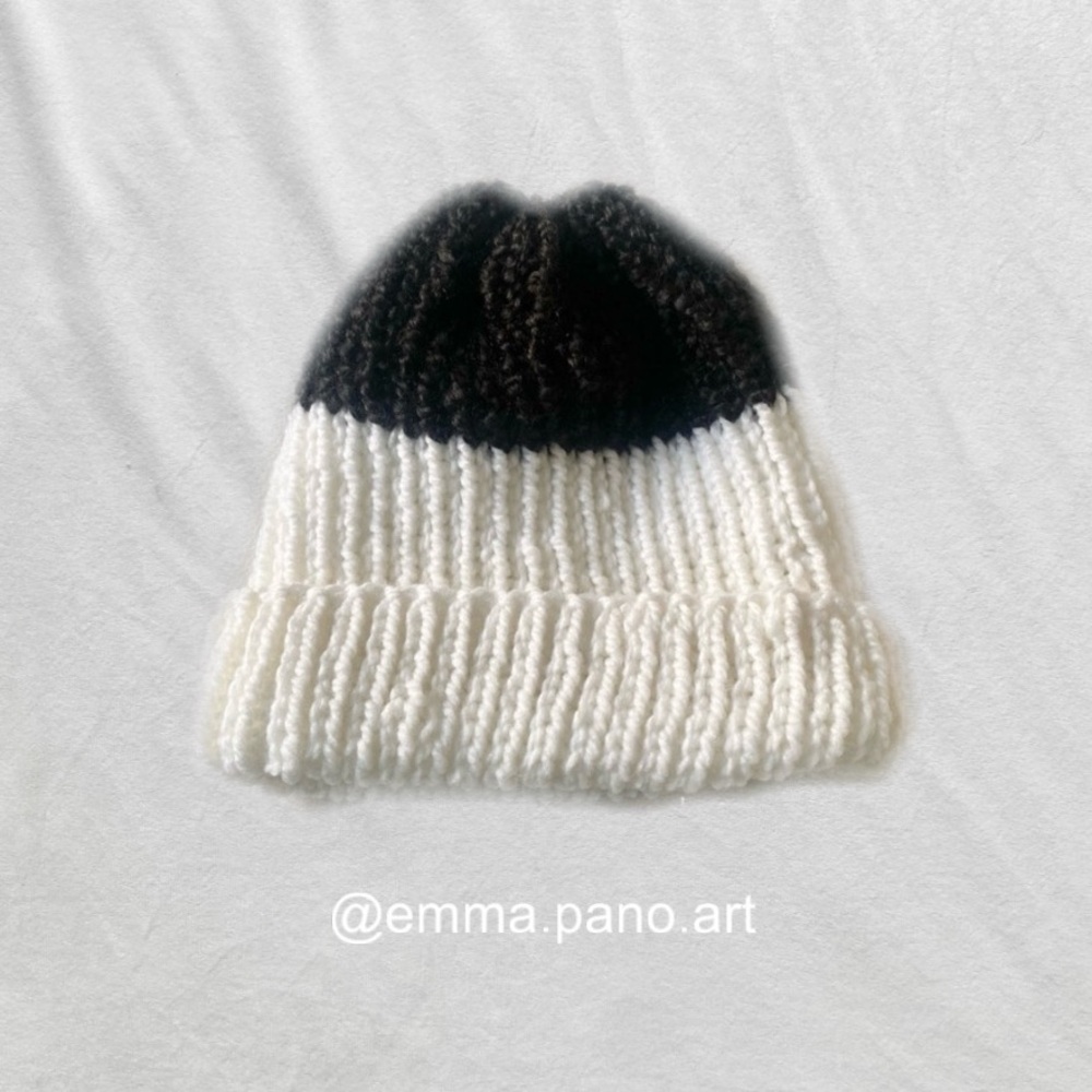 black and white ribbed chunky fisherman style beanie hat